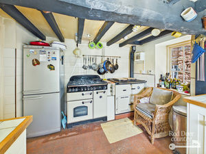 Kitchen- click for photo gallery